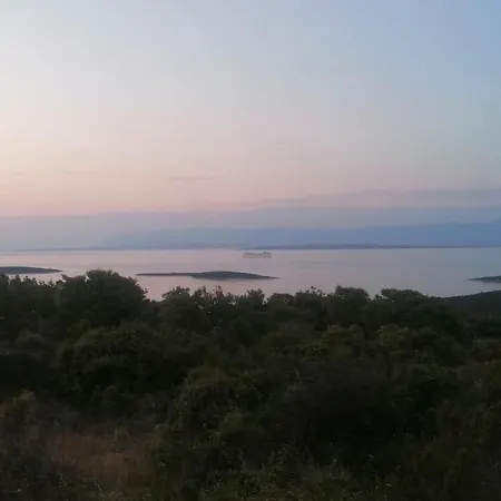Charming 1 Bedroom House On Island Sestrunj Holiday home Zadar